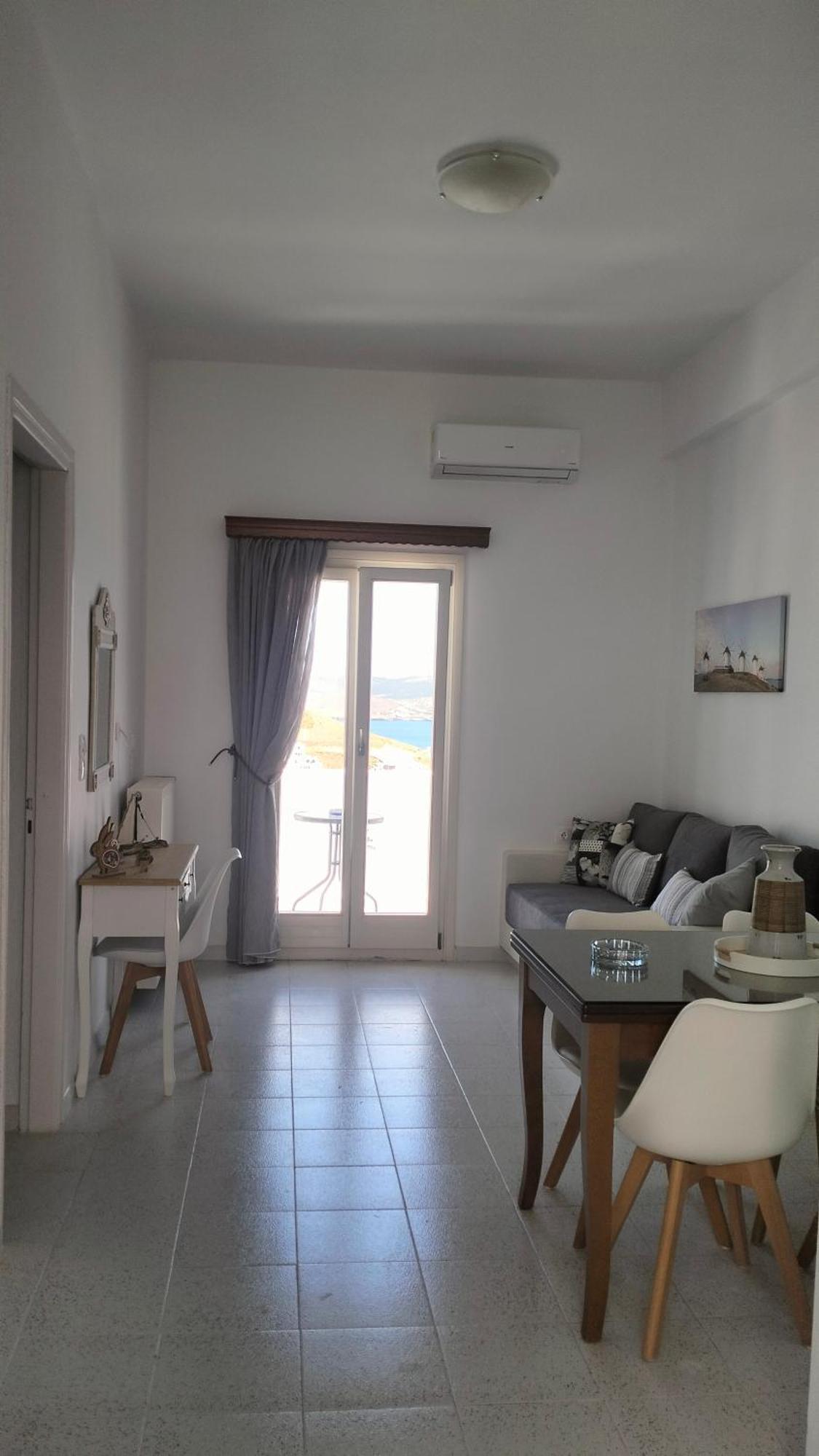 شقة Θέαστρον - Theastron House With Great View In Chora Pera Gyalos المظهر الخارجي الصورة