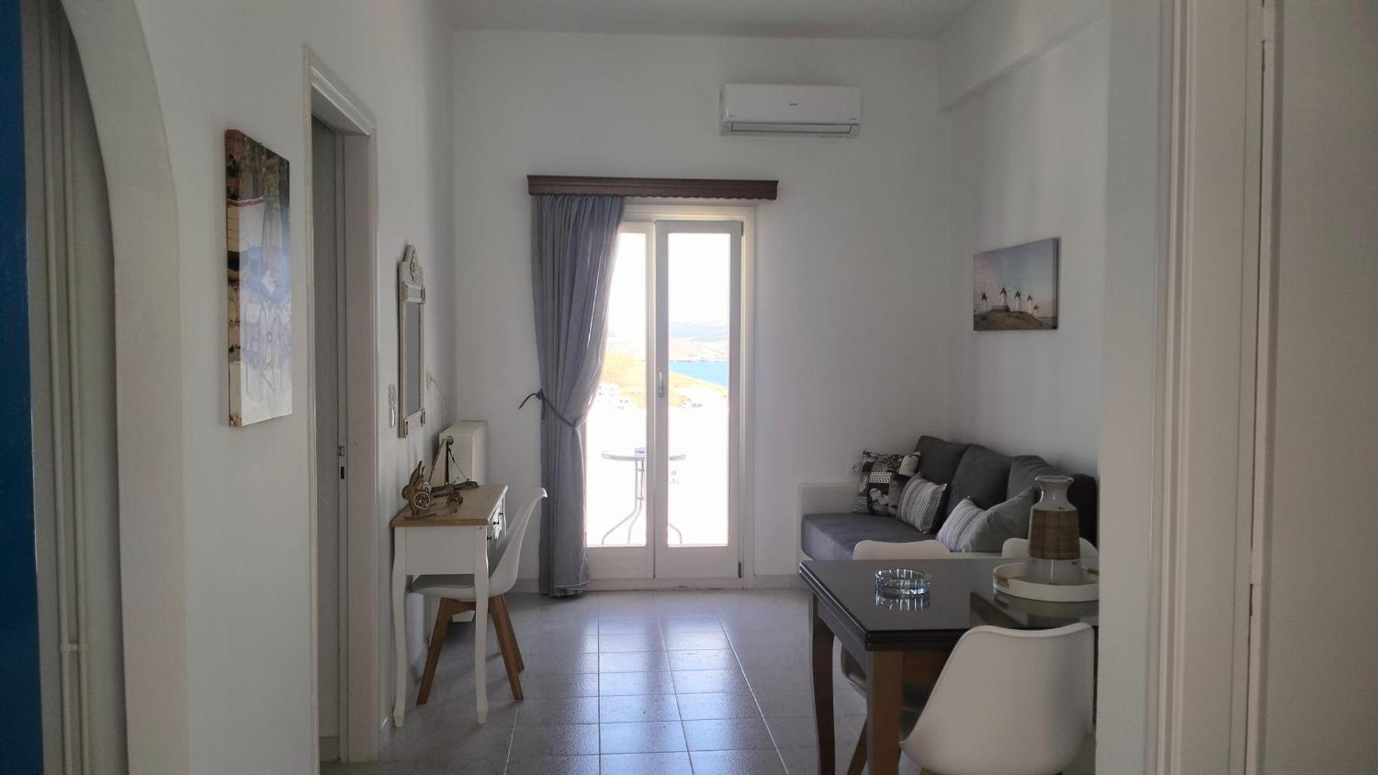 شقة Θέαστρον - Theastron House With Great View In Chora Pera Gyalos المظهر الخارجي الصورة