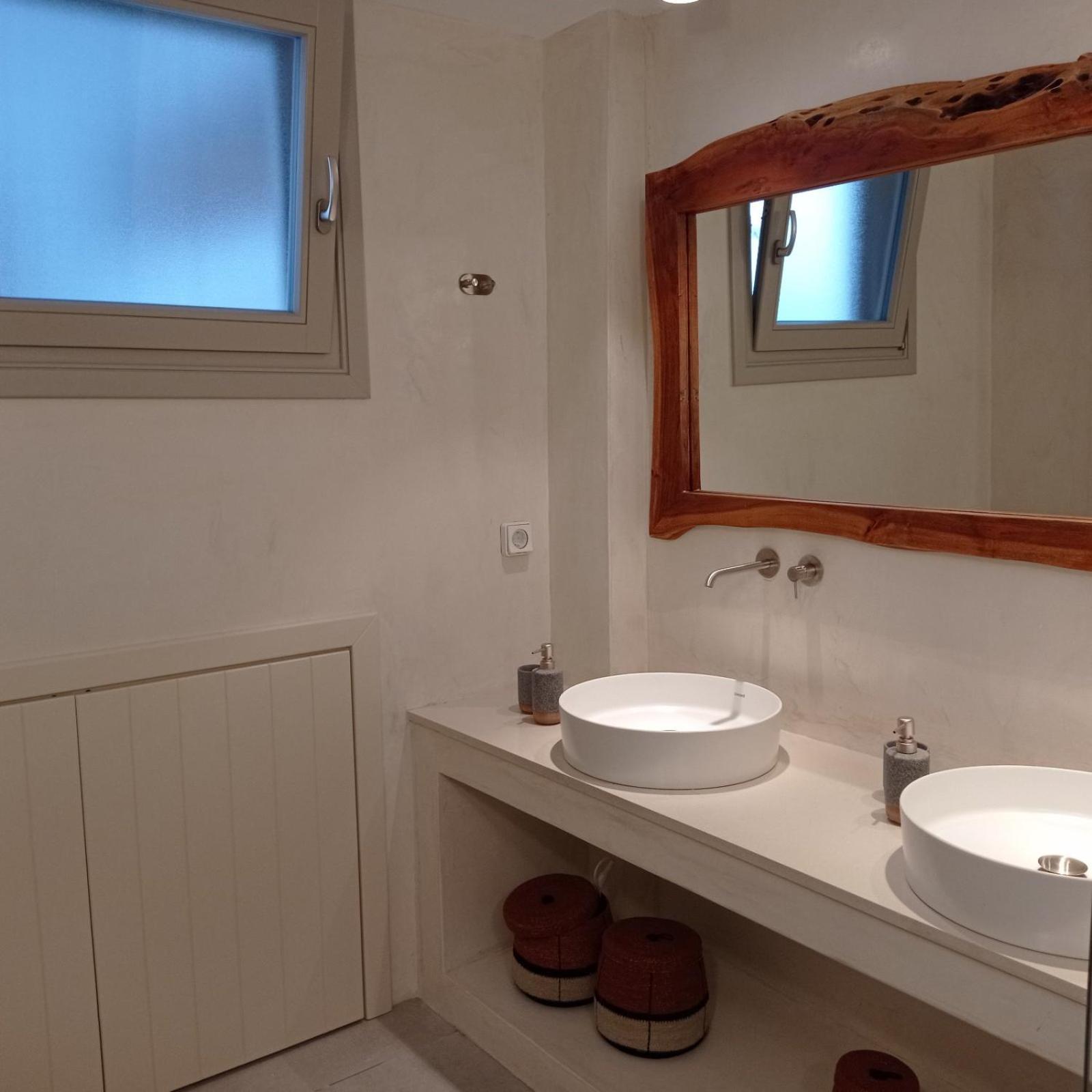 شقة Θέαστρον - Theastron House With Great View In Chora Pera Gyalos المظهر الخارجي الصورة