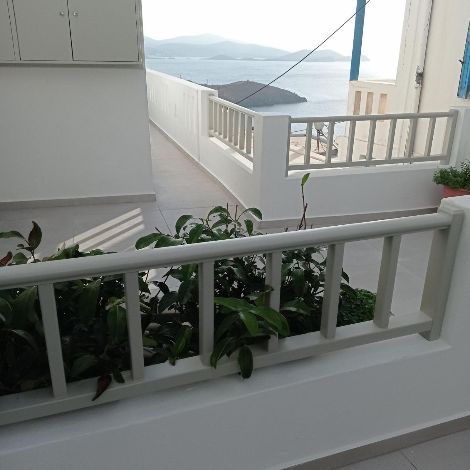 شقة Θέαστρον - Theastron House With Great View In Chora Pera Gyalos المظهر الخارجي الصورة