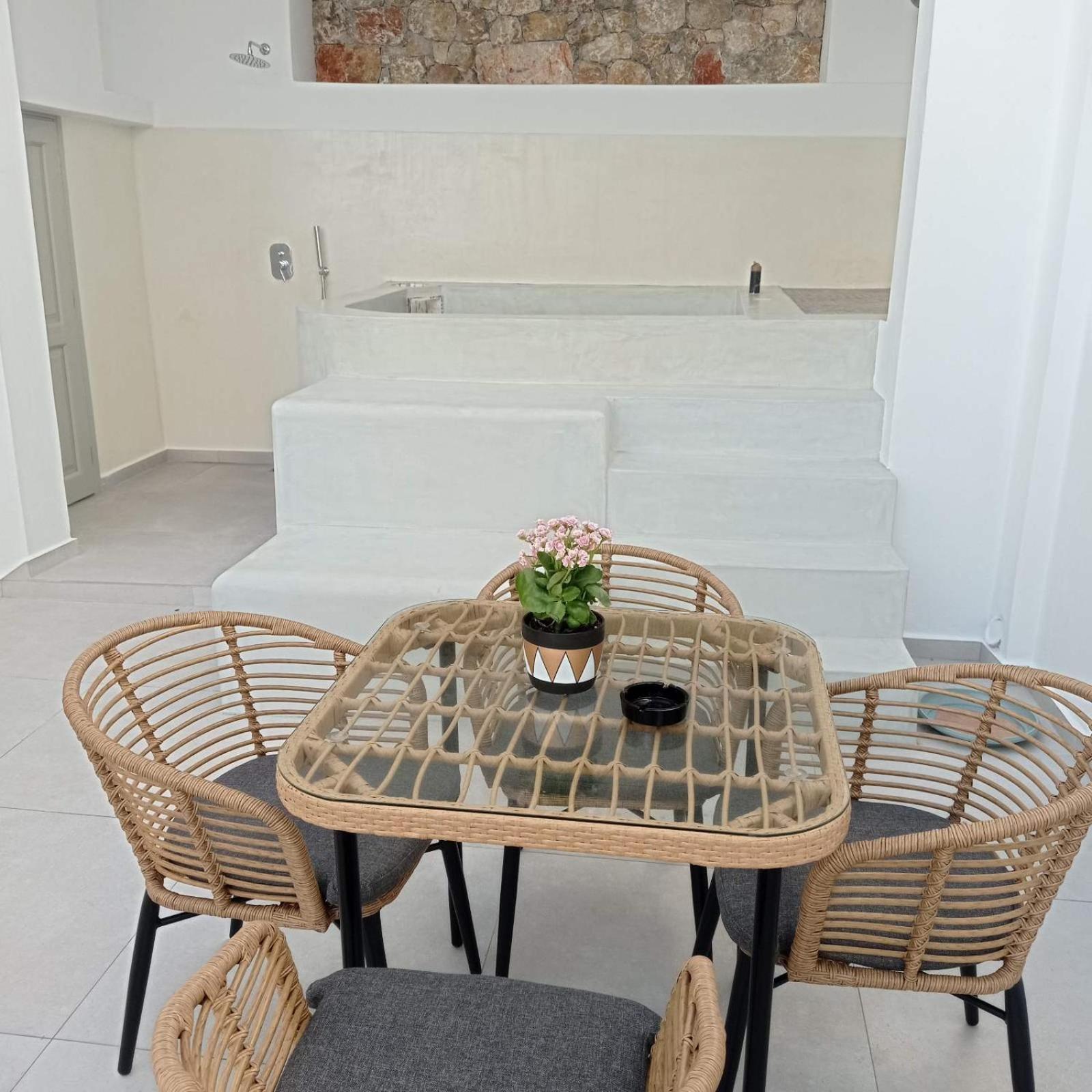 شقة Θέαστρον - Theastron House With Great View In Chora Pera Gyalos المظهر الخارجي الصورة